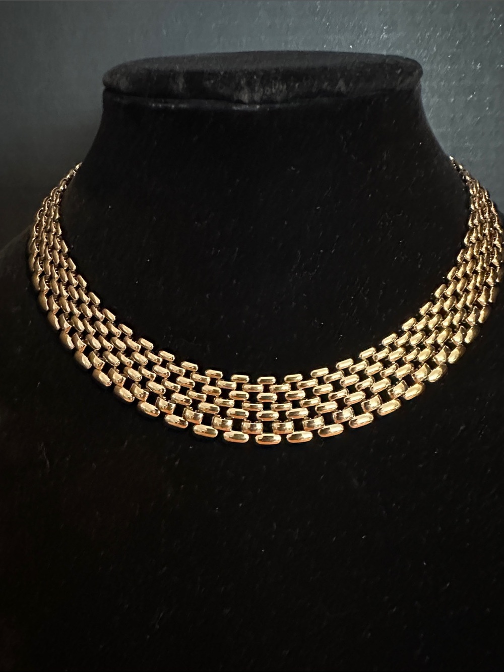 Napier vintage 80’s smooth link necklace. Graduating size links. 16”